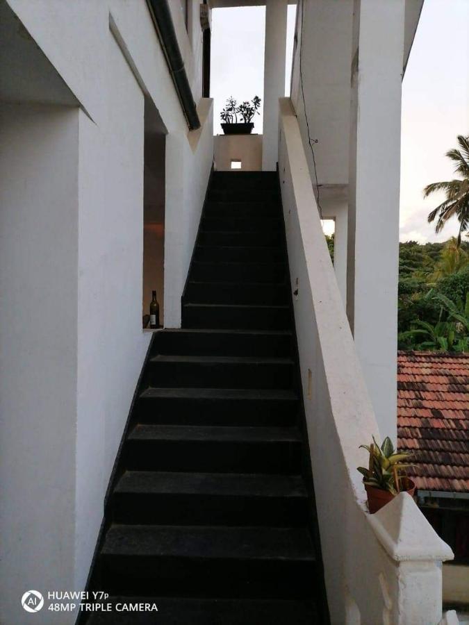 The Ocean Villa At Surf Spot 마타라 외부 사진