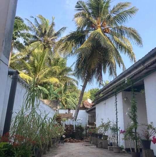 The Ocean Villa At Surf Spot 마타라 외부 사진